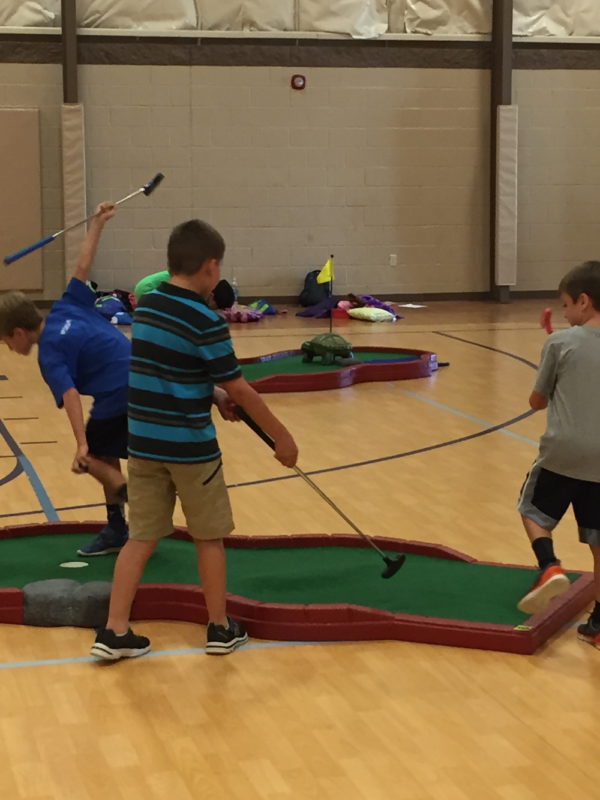 summer camps - mini golf course activity for rent